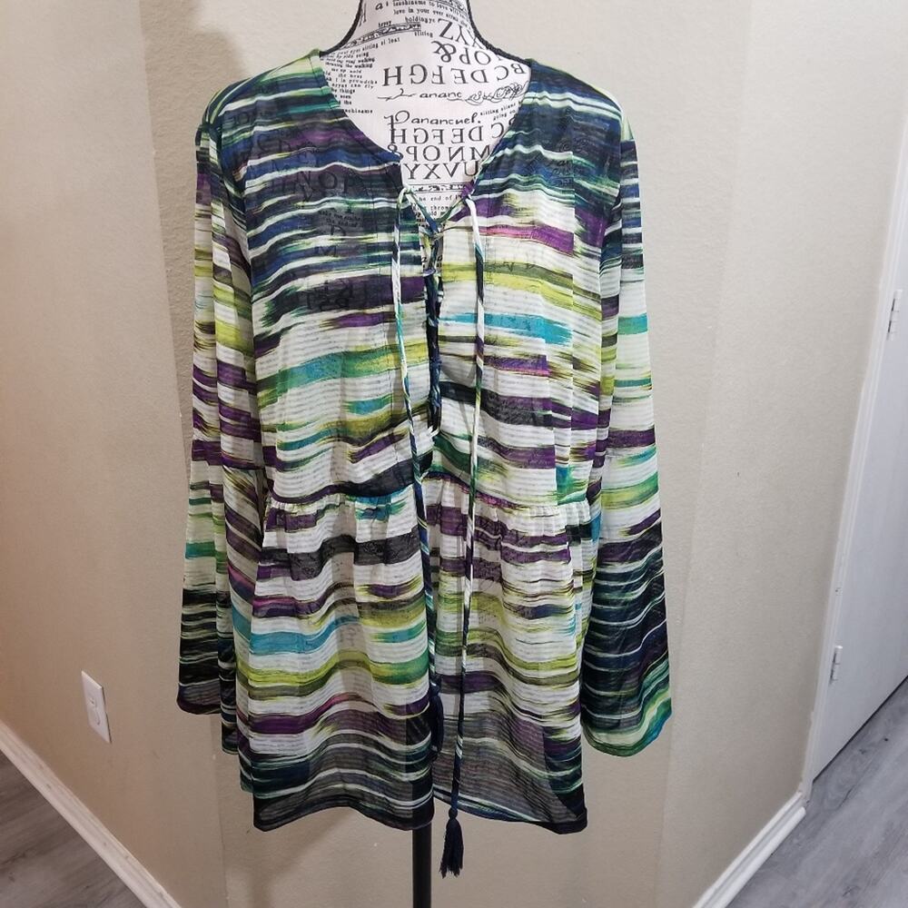Studio woman bell sleeve top‎ 1x